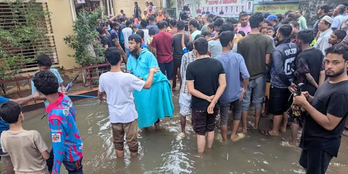 চট্টগ্রামে নালায় পড়ে শিশুর মৃত্যু
