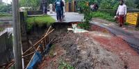 কোটালীপাড়ায় প্রবল বর্ষণে ক্ষতিগ্রস্ত সড়ক, চলাচলে দুর্ভোগ