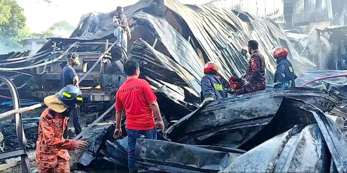 কর্ণফুলী ইপিজেডে ফোম কারখানার আগুন নিয়ন্ত্রণে
