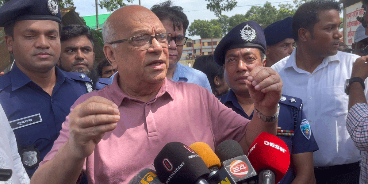 ফেনীর বন্যা নিয়ন্ত্রণ বাঁধ সেনাবাহিনীকে দিয়ে করানোর কথা ভাব হচ্ছে: উপদেষ্টা