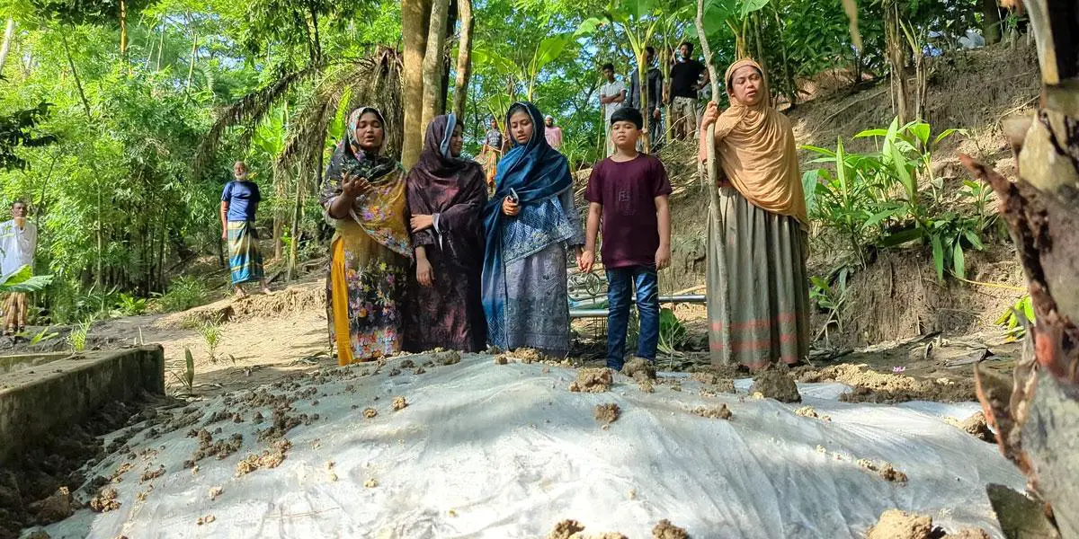 চাঁদা না দিলেই কি মানুষকে পাথর দিয়ে মেরে ফেলা যায়?