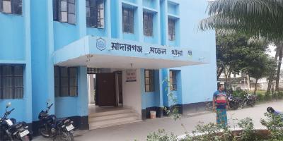 মাদারগঞ্জে একজনকে ছুরিকাঘাতে হত্যা, অপরজনকে গলাকাটা অবস্থায় উদ্ধার
