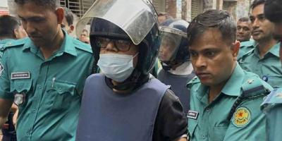 ‘ইতরামির সীমা আছে, ফাজলামো পেয়েছেন’, পুলিশকে ধমকালেন কামরুল