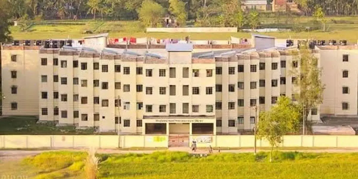 নোবিপ্রবিতে হলের খাবার মনিটরিংয়ে যুক্ত হচ্ছেন শিক্ষার্থীরা