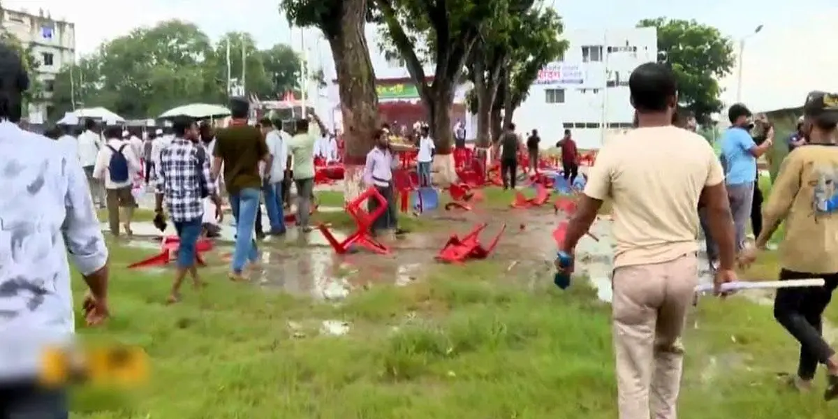 গোপালগঞ্জে এনসিপির সমাবেশস্থলে নিষিদ্ধ ছাত্রলীগের হামলা