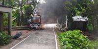 গোপালগঞ্জে জুলাই পদযাত্রাকে কেন্দ্র করে পুলিশের গাড়িতে আগুন