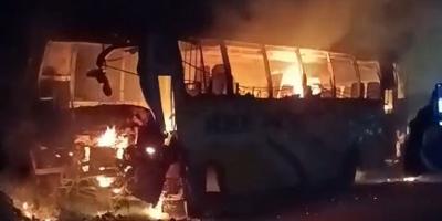 ফরিদপুর হাইওয়ে থানার সামনে বাসে আগুন