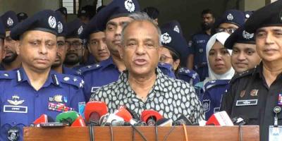 পুলিশের সঙ্গে রাজনৈতিক দলগুলোর বিভেদ থাকতে পারে না: স্বরাষ্ট্র উপদেষ্টা
