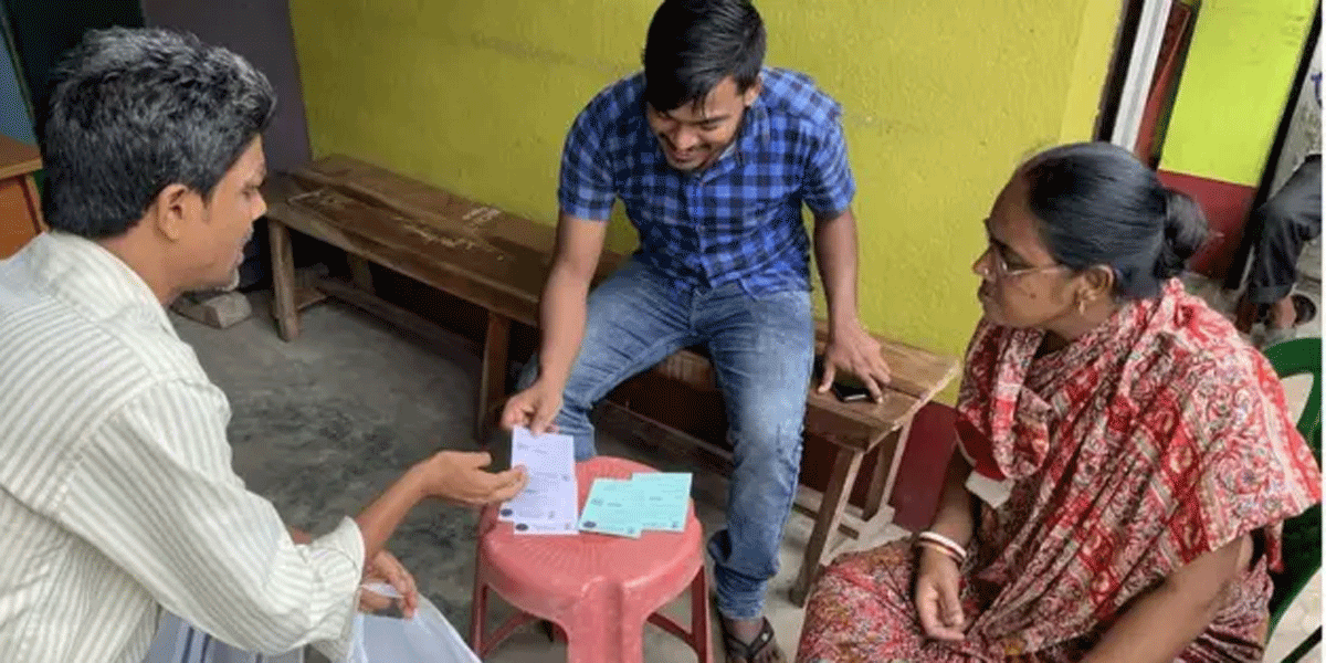 ভোটার তালিকা সংশোধন নিয়ে আতঙ্কে পশ্চিমবঙ্গের মানুষ