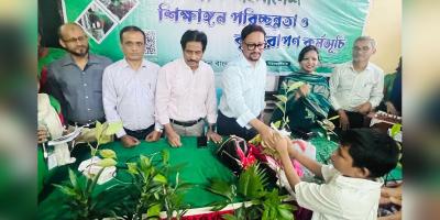 শুধু অবকাঠামোগত উন্নয়ন নয়, বৃক্ষরোপণও গুরুত্বপূর্ণ: চসিক মেয়র