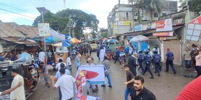 মুরাদনগরে উপদেষ্টা আসিফের সমর্থনে বিক্ষোভ সমাবেশে হামলা, আহত ১০