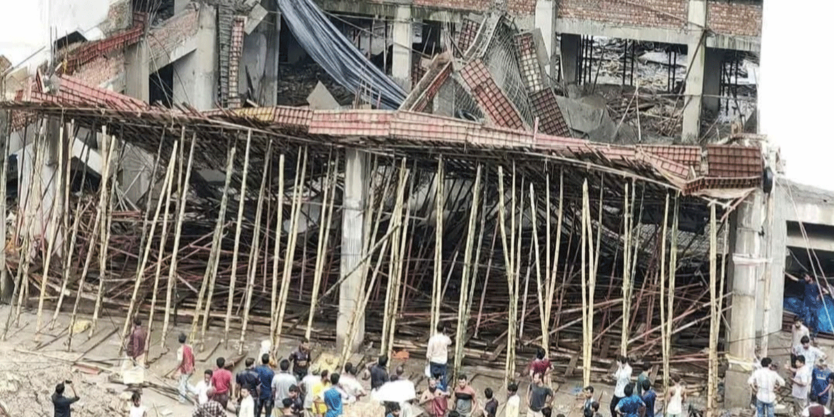নজরুল বিশ্ববিদ্যালয়ে নির্মাণাধীন ভবনের ছাদ ধস, আহত ১১