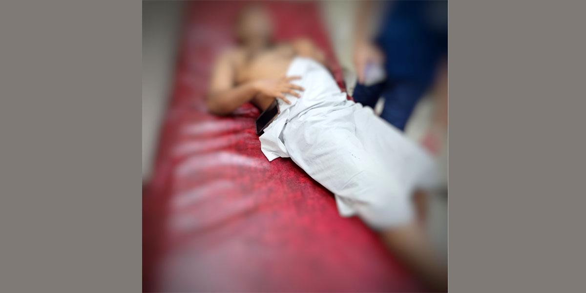রাবি চিকিৎসককে 'আওয়ামী লীগ' ট্যাগ দিয়ে বিবস্ত্র করে মারধর