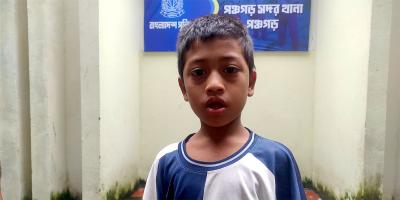 পথভুলে পঞ্চগড়ে শিশু রিয়াদ, ফিরতে চায় পরিবারের কাছে
