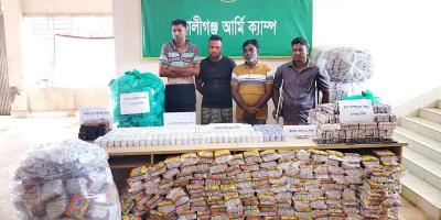 শ্যামনগরে অর্ধ কোটি টাকার ভারতীয় পণ্যসহ আটক ৪
