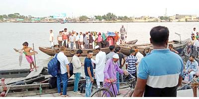 রূপসা ঘাট পারাপারে সীমাহীন দুর্ভোগ