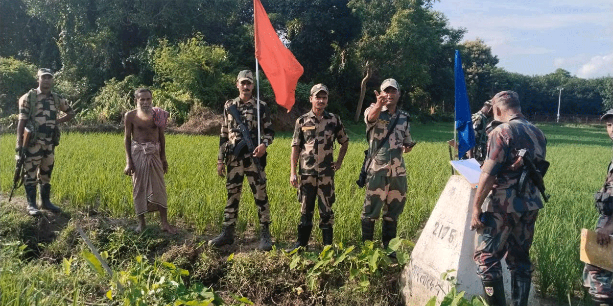 পরশুরাম সীমান্তে ধরে নিয়ে যাওয়া বৃদ্ধকে ফেরত দিল বিএসএফ