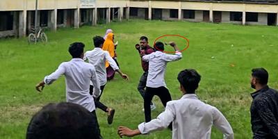 অফিস সহকারী দিয়ে পাঠদান: প্রতিবাদ করায় ৪১ শিক্ষার্থীকে পিটিয়ে আহত, সাংবাদিকদের হাতুড়িপেটা
