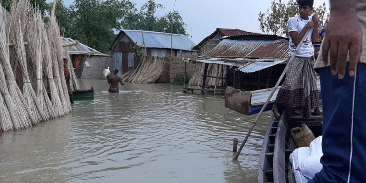 পদ্মা-গড়াই নদীর পানি বাড়ছে, প্লাবিত নিম্নাঞ্চল