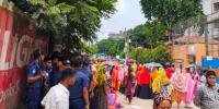 সাভারে শ্রমিকদের সড়ক অবরোধ, ১৫ কারখানায় ছুটি