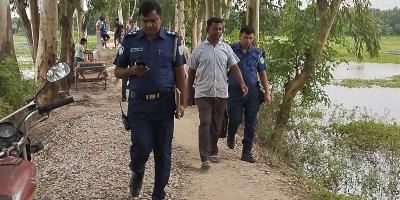 টাঙ্গাইলে শিক্ষার্থীকে শ্লীলতাহানীর অভিযোগে শিক্ষক আটক