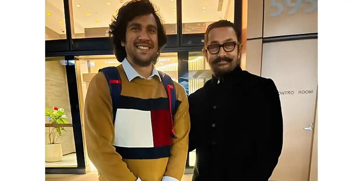 বাংলাদেশের দিব্যকে পিঠ চাপড়ে আদর করে দিয়েছেন আমির