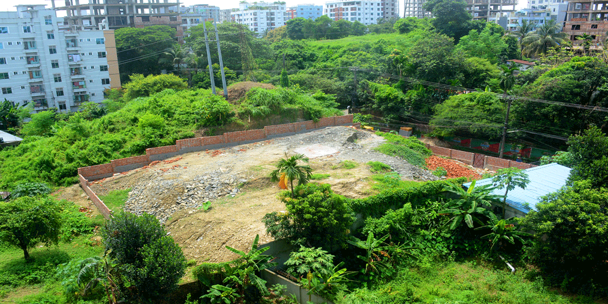 পাহাড় কাটা হচ্ছে খুলশীর জালালাবাদ হাউজিংয়ে