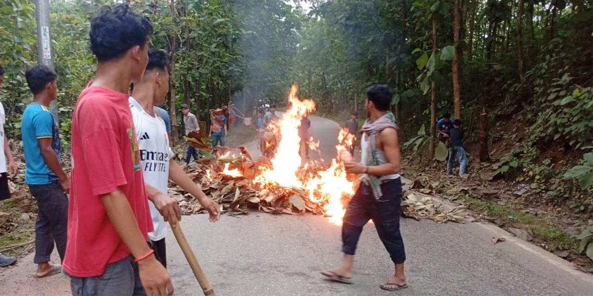 মারমা কিশোরী ধর্ষণ: অবরোধে বিচ্ছিন্ন খাগড়াছড়ি
