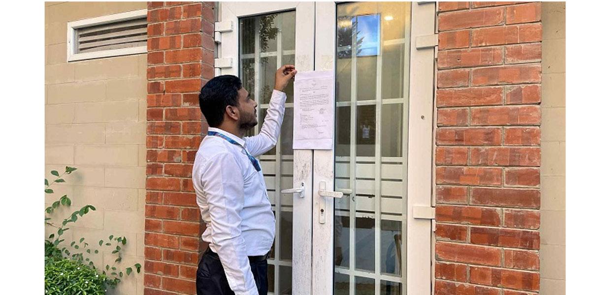সাবেক মেয়র আনোয়ারুজ্জামানের বাসার দরজায় দুদকের নোটিশ
