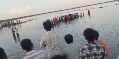 ভারতে দুর্গাপ্রতিমা বিসর্জনের সময় লেকে পড়ে নিহত ১৩