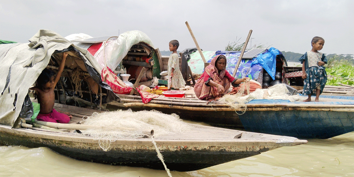 ইলিশ ধরা নিষেধাজ্ঞায় মান্তা সম্প্রদায়ের চুলা জ্বলে না