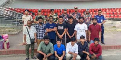 ৮ মাস পর ভারত থেকে দেশে ফিরলেন উদ্ধার হওয়া ১২ বাংলাদেশি নাবিক