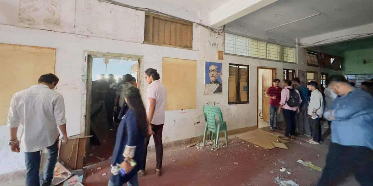 চট্টগ্রামে আওয়ামী লীগ অফিস নিয়ন্ত্রণে নিয়েছে এনসিপি