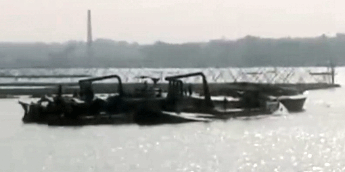 গজারিয়ায় আবারও চালু রাতের আঁধারের অবৈধ বালুমহাল!