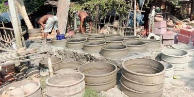 লাভ নেই, তবু ঐতিহ্য টিকিয়ে রাখছে ২০ পরিবার