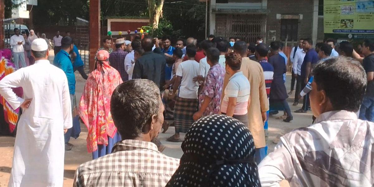 ঈশ্বরগঞ্জে মানববন্ধনে হামলা, আহত ৩