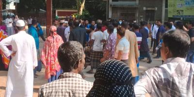ঈশ্বরগঞ্জে মানববন্ধনে হামলা, আহত ৩