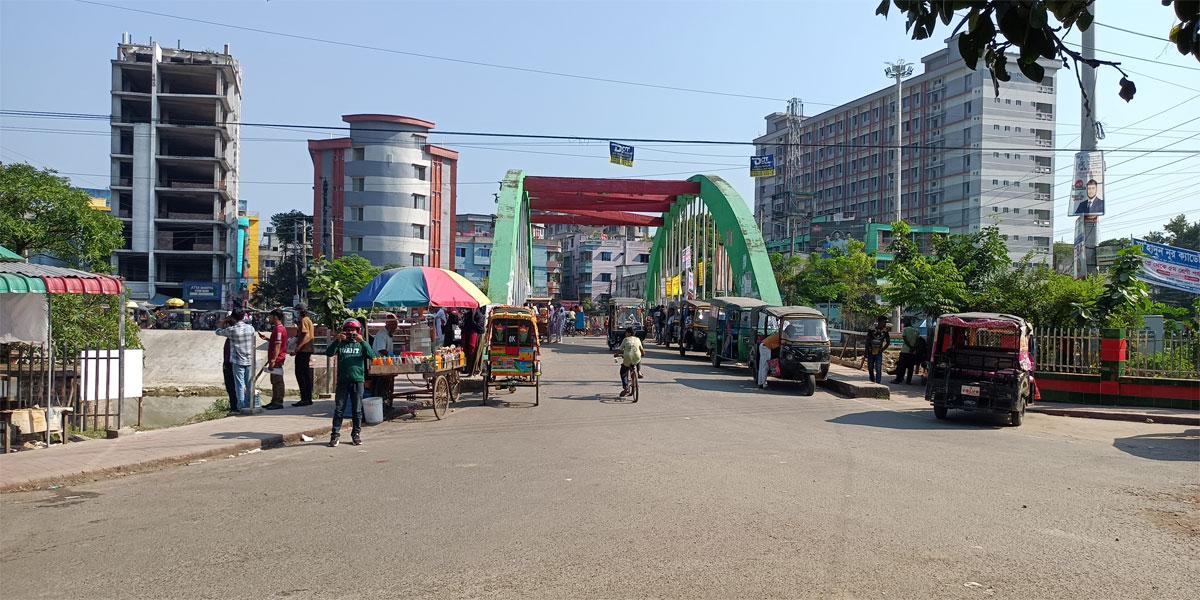 গোপালগঞ্জে জেলা জুড়ে পরিস্থিতি স্বাভাবিক, মহাসড়ক অবরোধের চেষ্টা ব্যর্থ