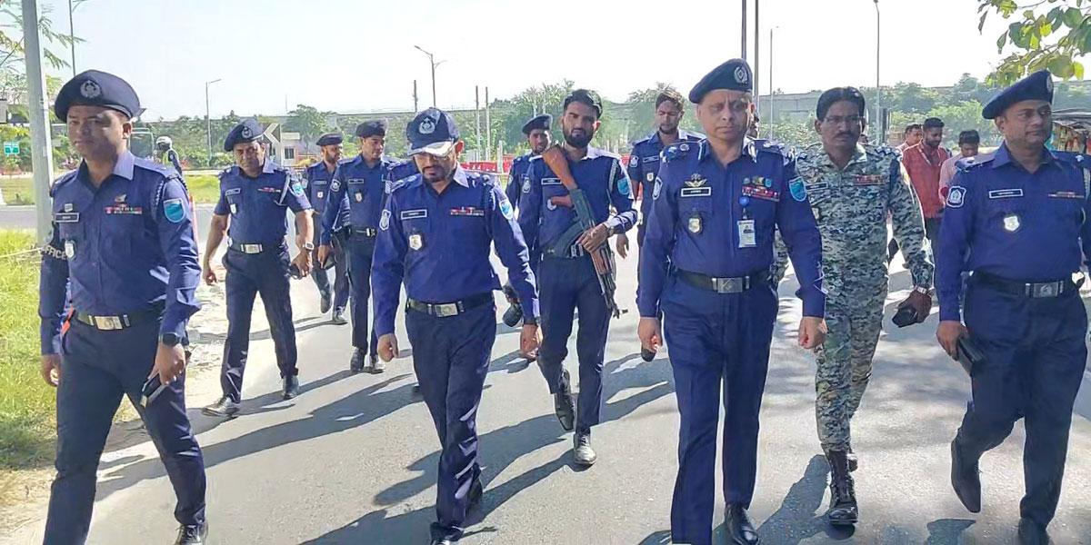 পদ্মা সেতু দিয়ে যানবাহন চলাচল কম, তৎপর নিরাপত্তা বাহিনী