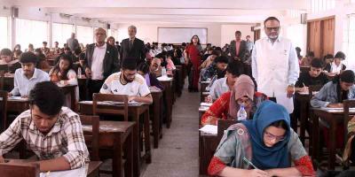 দেশের ৫ বিভাগে একযোগে ঢাবির ব্যবসায় শিক্ষা ইউনিটের ভর্তি পরীক্ষা অনুষ্ঠিত