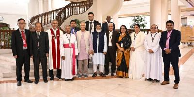 বড়দিন উপলক্ষে ধর্মীয় নেতাদের সঙ্গে প্রধান উপদেষ্টার শুভেচ্ছা বিনিময়