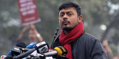 ক্ষ্যাপাবেন তো আপনার হাফপ্যান্ট খুলে যাবে: মির্জা আব্বাসকে নাসীরুদ্দীন
