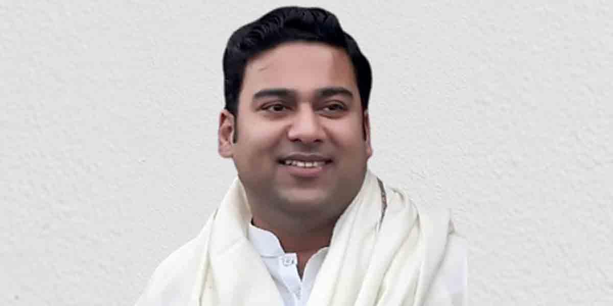 অস্ত্র জমা না দেওয়ায় শেখ হাসিনার ভাইয়ের ছেলের বিরুদ্ধে গ্রেপ্তারি পরোয়ানা