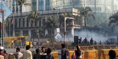 ইন্টারকন্টিনেন্টালের সামনে রণক্ষেত্র