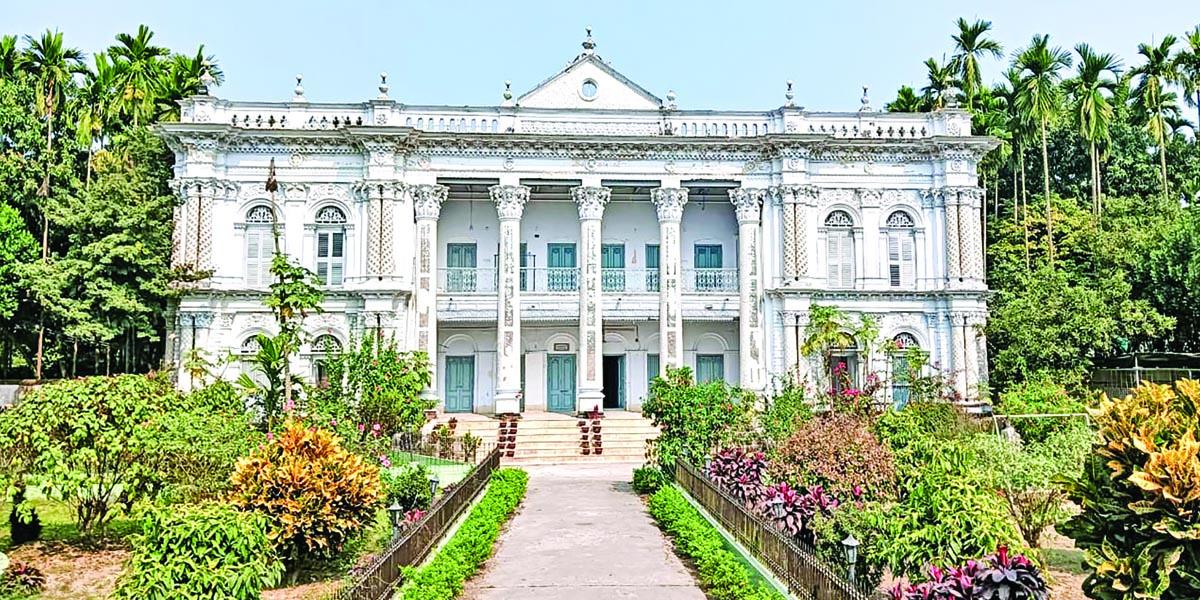 ঘুরে এলাম নবাবগঞ্জের রাজবাড়ি