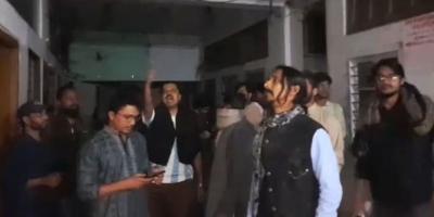 এনসিপির দখলে চট্টগ্রাম উত্তর জেলা আওয়ামী লীগ কার্যালয়