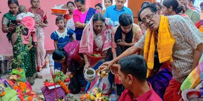 আখাউড়ার শিববাড়ি মন্দিরে শিব চতুর্দশীতে ভক্তদের ভিড়