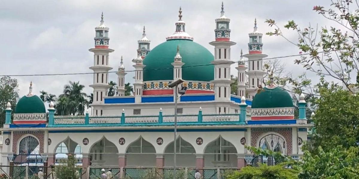 সাতকানিয়ায় সৌদি আরবের সঙ্গে মিল রেখে রোজা রেখেছেন মির্জাখীল দরবারের অনুসারীরা