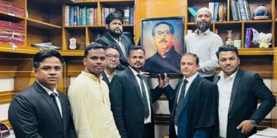 কক্সবাজারে চেম্বারে বঙ্গবন্ধুর ছবি টানালেন আ.লীগ সমর্থিত আইনজীবীরা