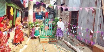 টিফিনের টাকায় ঘরে ঘরে শহিদ মিনার